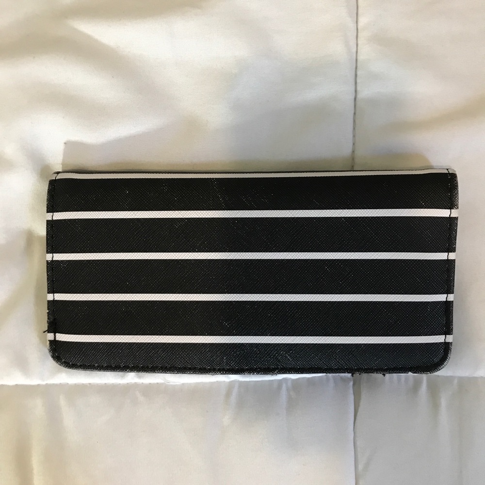 Black and white stripped wallet